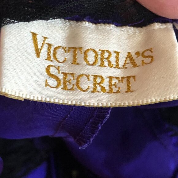 Vintage Victoria's Secret Gold Label Liquid Satin Lingerie Teddy - 80s 90s - Picture 2 of 8